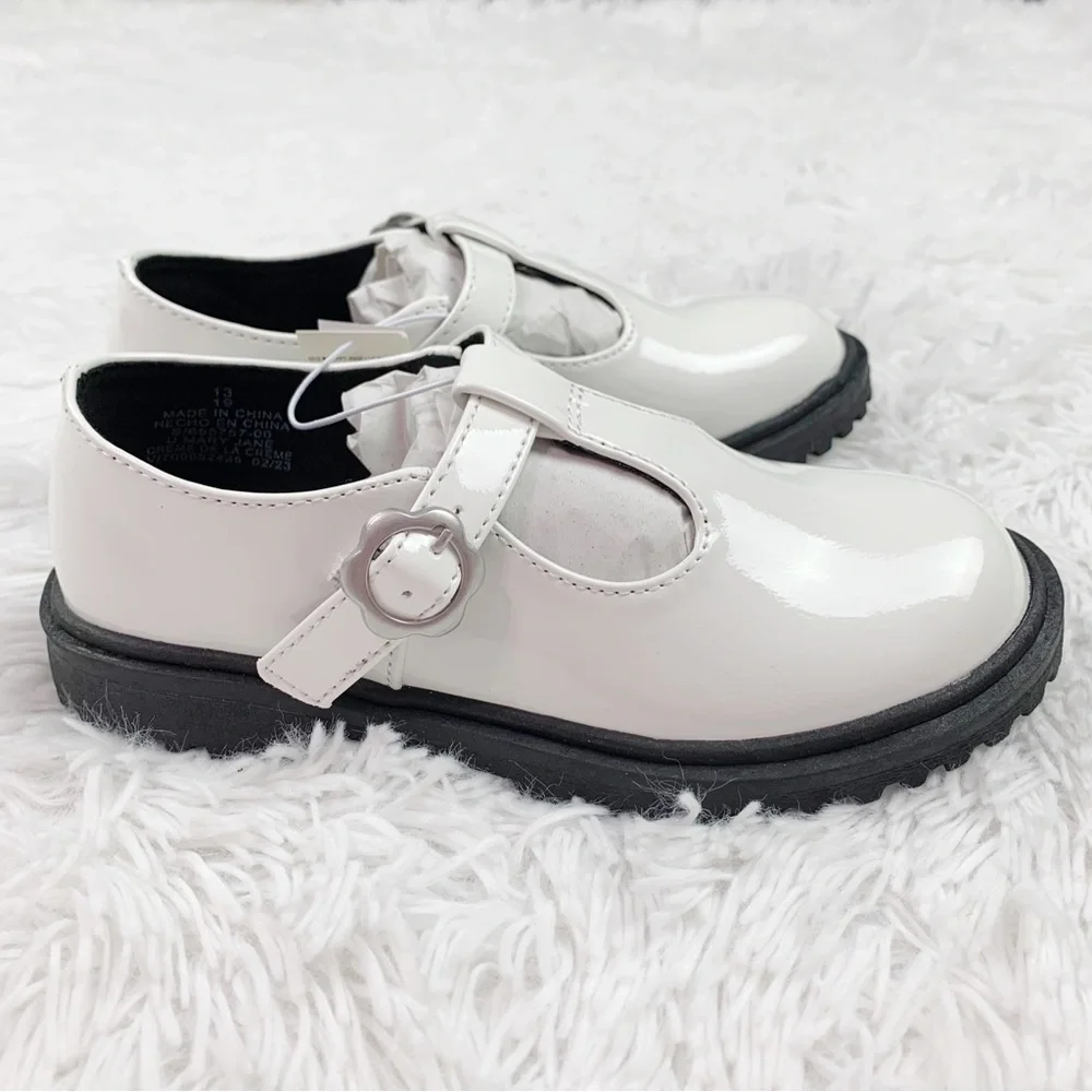 Old Navy girls Chunky heel‎ patent leather Mary Jane shoes in white